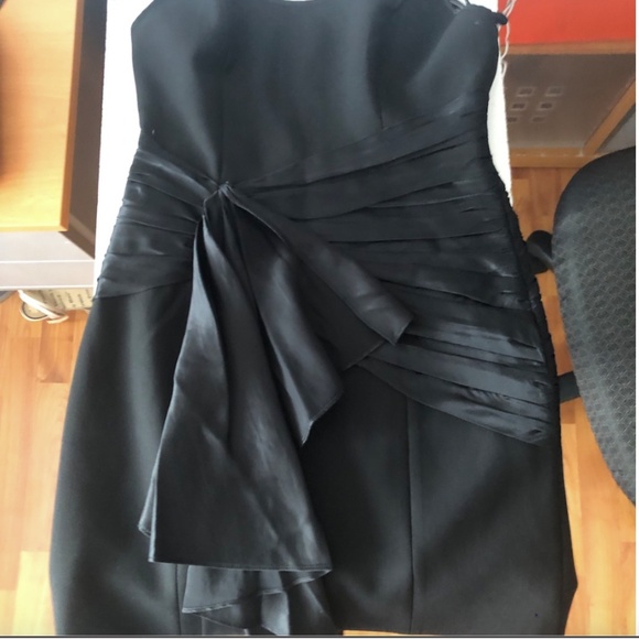 Cinq à Sept Anselle Mixed Media Cocktail Dress - Picture 10 of 12